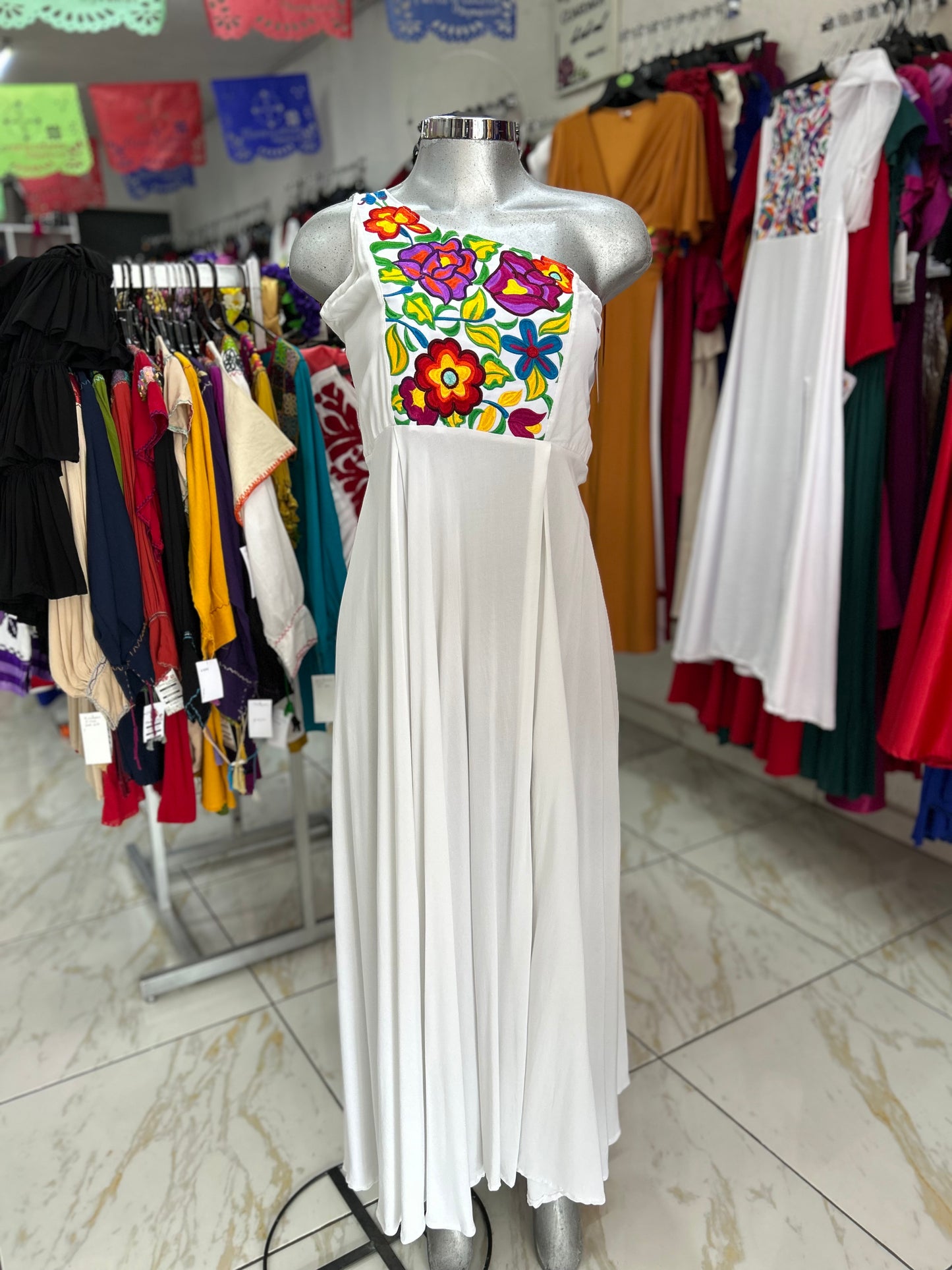 Vestido Chiapas Gala Básico 11