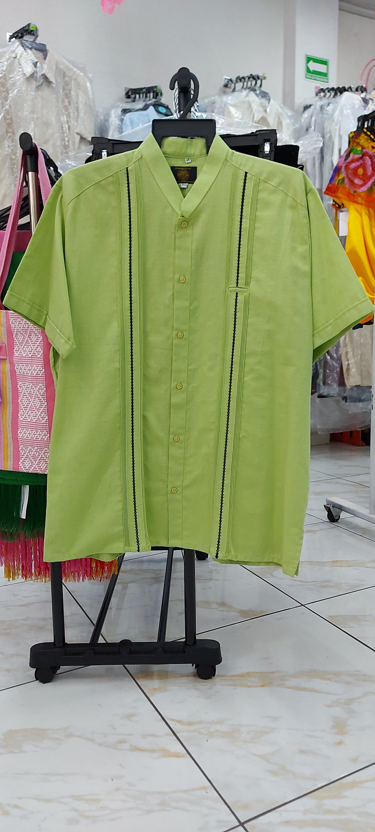 Guayabera Máquina Verde Bordado